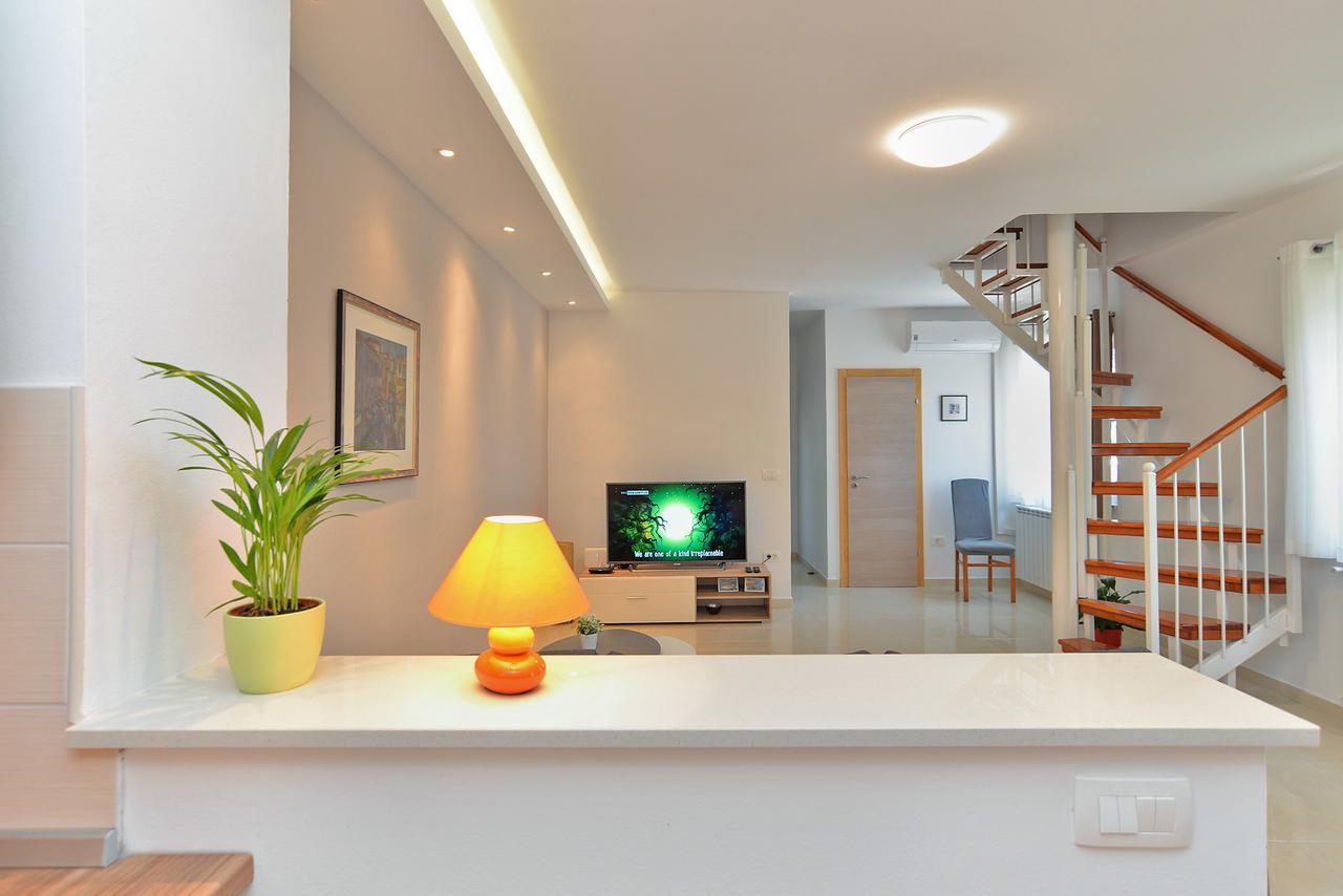 Apartments Olivera 1726 풀라 외부 사진